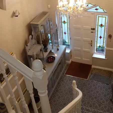 Colonelwood House 3* 웨스트포트
