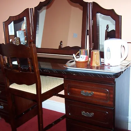 Colonelwood House Penzion 3*