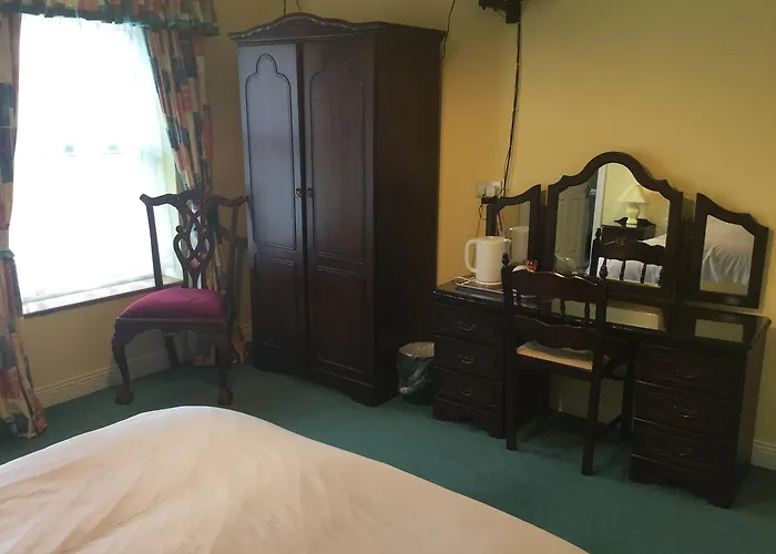 Colonelwood House 3*