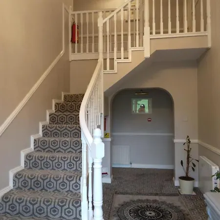 Πανσιόν Colonelwood House *